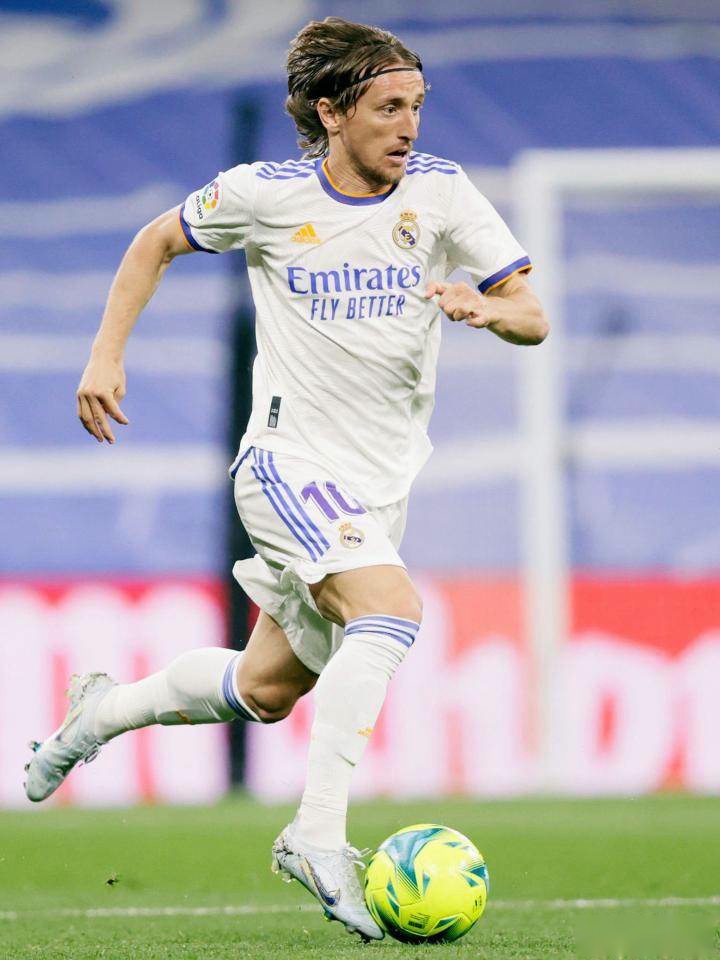 足球五大联赛最具效率前锋榜公布，黑马登顶