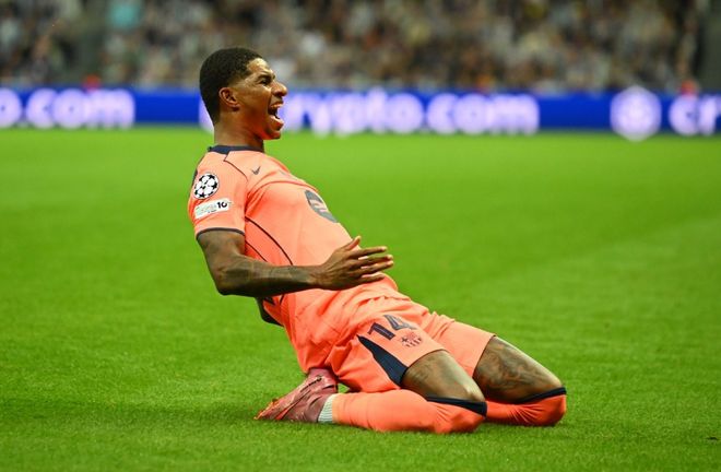 中场核心连续突破防守制造机会