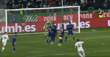 湖人浓眉哥统治篮下球队获胜